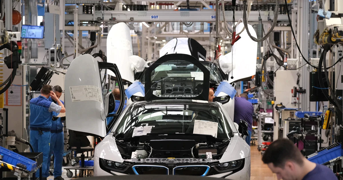 BMW đền bù gần 19 tỷ đồng, nhân viên tranh nhau nghỉ việc đến sập hệ thống