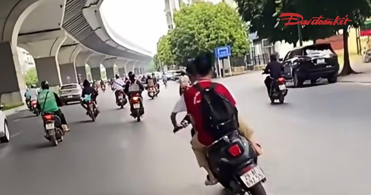 Hà Nội: Hai học sinh đi xe máy điện lạng lách, đánh võng, phụ huynh bị phạt 9 triệu đồng