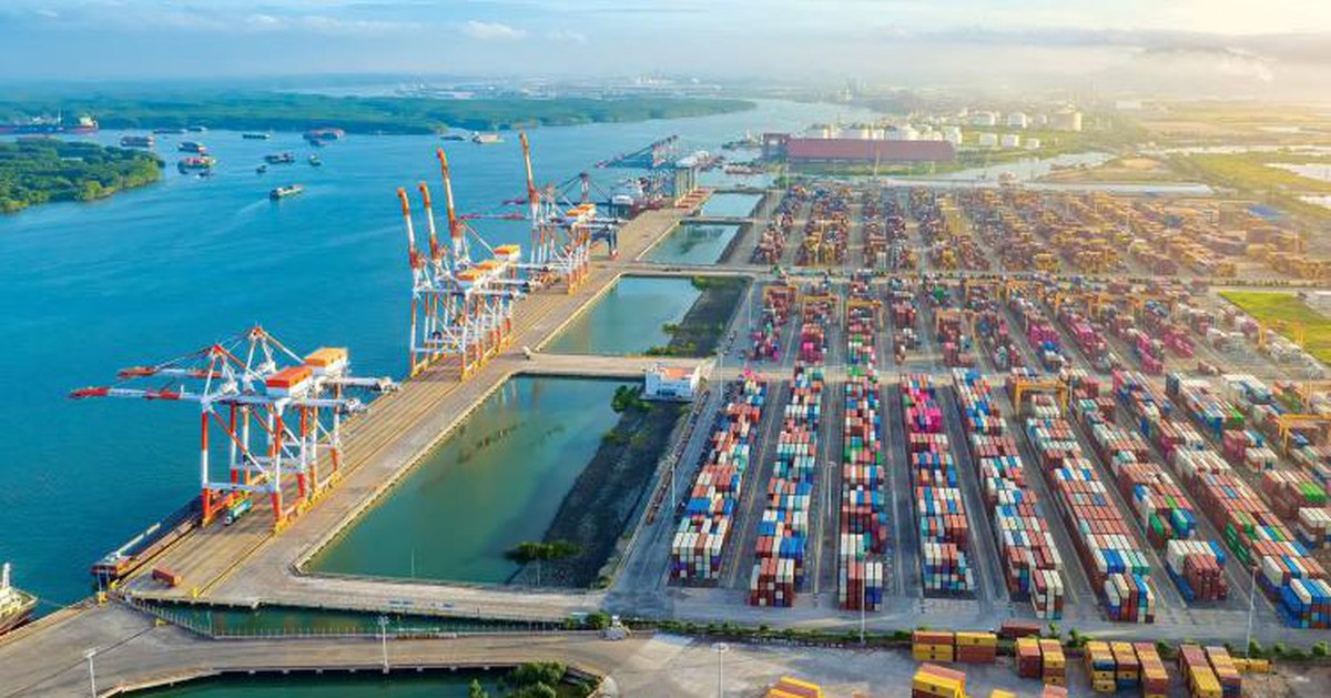Việt Nam sắp xây siêu cảng gần 129.000 tỷ đồng: Sở hữu cầu dài 7,5 km, đón được những con tàu container lớn nhất thế giới
