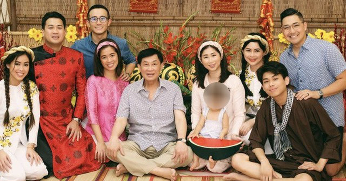 Việt Nam có gia đình tỷ phú với 8 người con, cha từng là thanh tra tài chính, con út SN 1999 nay đã là Phó tổng giám đốc: Làm dịch vụ sân bay vừa lãi hơn 539 tỷ đồng sau 9 tháng