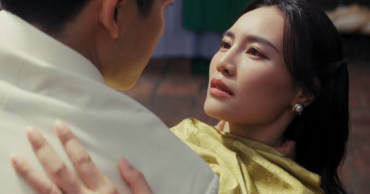 Việt Nam có bộ phim quy tụ từ ca sĩ, hoa hậu cho đến NSND gạo cội cùng đóng: Bất ngờ cắt 40% thời lượng cảnh nóng ngay trước khi chiếu, diễn viên không được xem trước phim