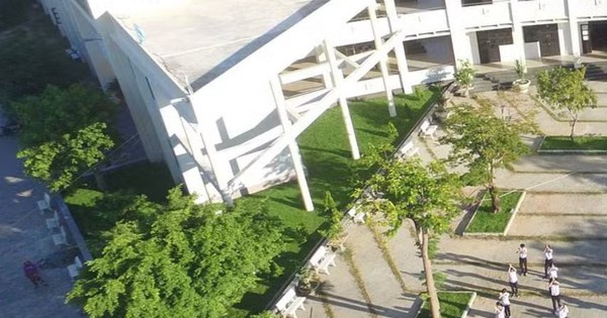 Đây là ngôi trường ở Đà Nẵng có cựu học sinh nổi tiếng lọt đề cử Top 100 Gương mặt đẹp nhất thế giới