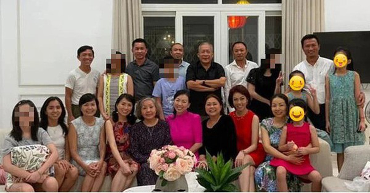 Việt Nam có gia tộc giàu có với 5 người con thành đạt, cháu trai SN 1995 đã làm Giám đốc: Người mẹ từng yêu cầu con trai về nhà trước 23h, nay đứng sau loạt thương hiệu nổi tiếng Hàn Quốc, Mỹ, Nhật Bản