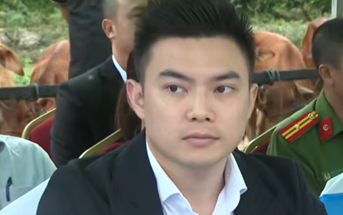 Thiếu gia Tập đoàn Sơn Hải làm việc ở công trường