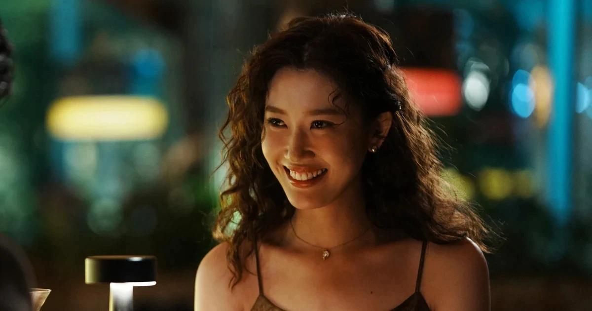 "Ngọc nữ truyền hình" Thúy Ngân khiến ba "nam thần" showbiz Việt "lao đao"