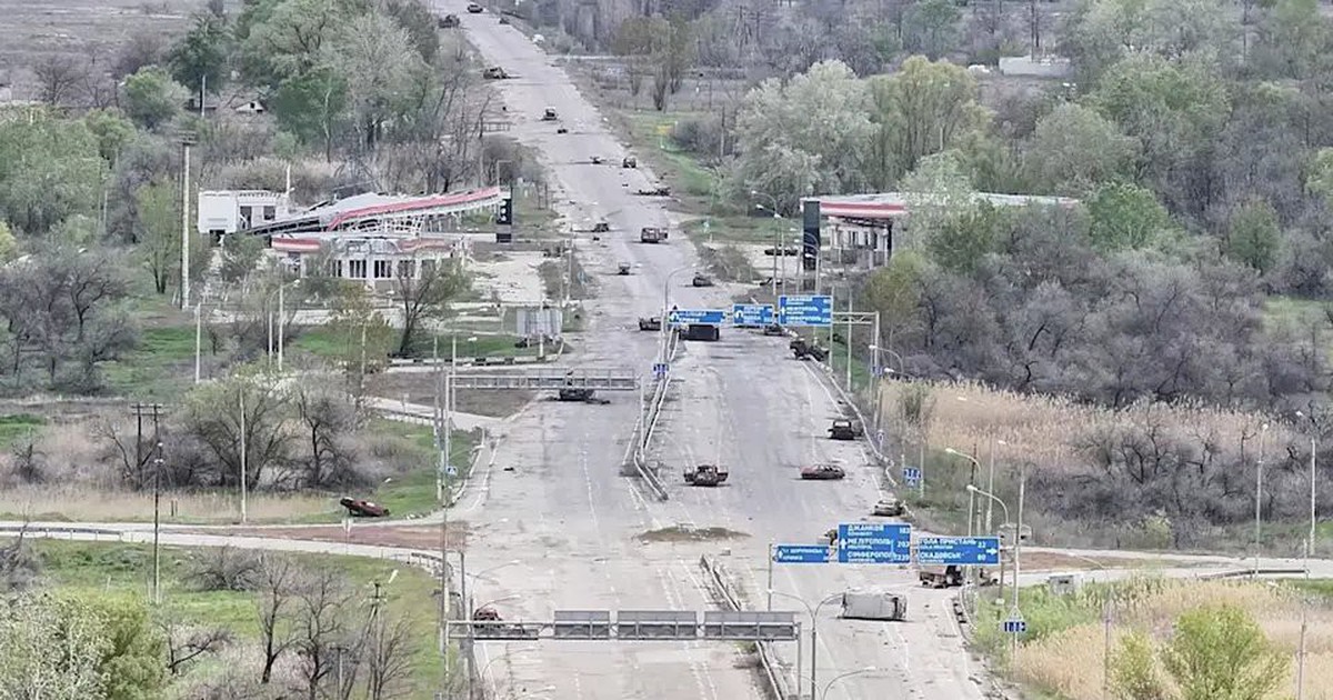 Người phụ nữ Ukraine vượt 20km đường mìn: Bước chân nào cũng có thể là bước cuối cuộc đời