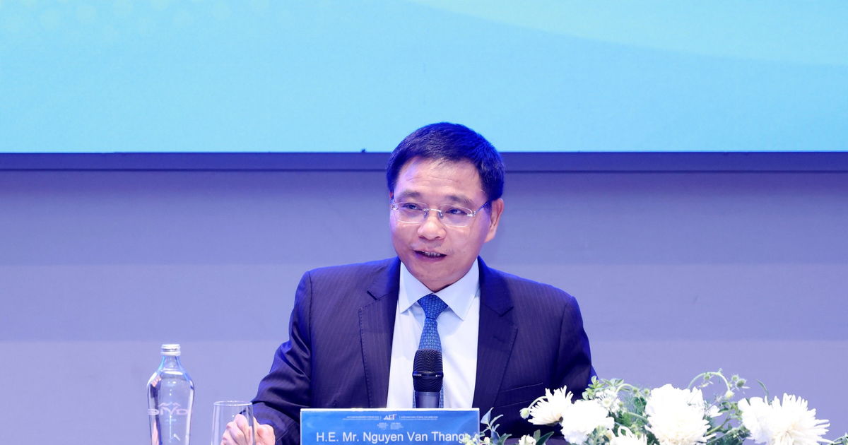 Phấn đấu có những giao dịch đầu tiên tại Trung tâm Tài chính quốc tế trong tháng 11/2026