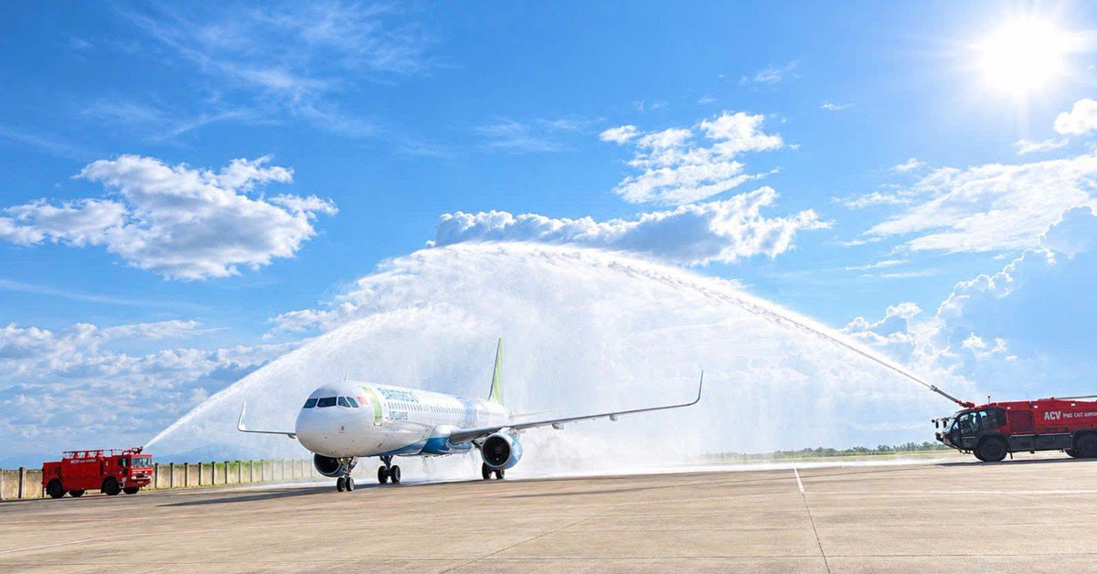 Hôm qua - 29/10, một máy bay của Bamboo Airways từ Trung Quốc hạ cánh tại sân bay Việt Nam được thực hiện nghi thức đặc biệt