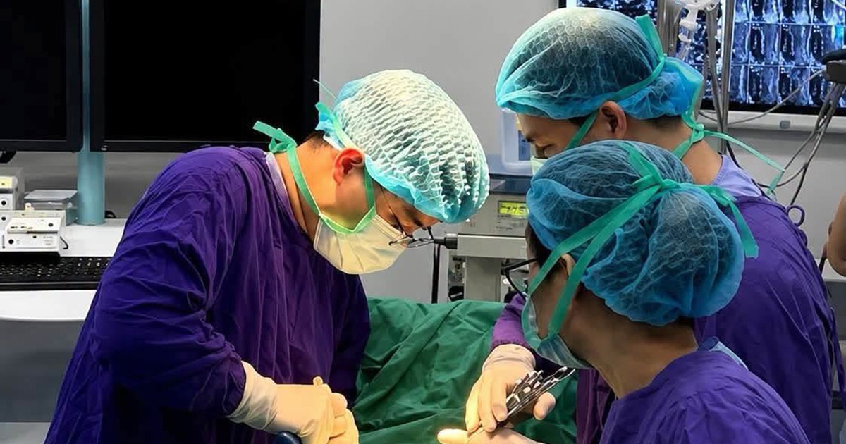 Người đàn ông Lào tắc ruột được bác sĩ Việt mổ cấp cứu bằng kỹ thuật đặc biệt