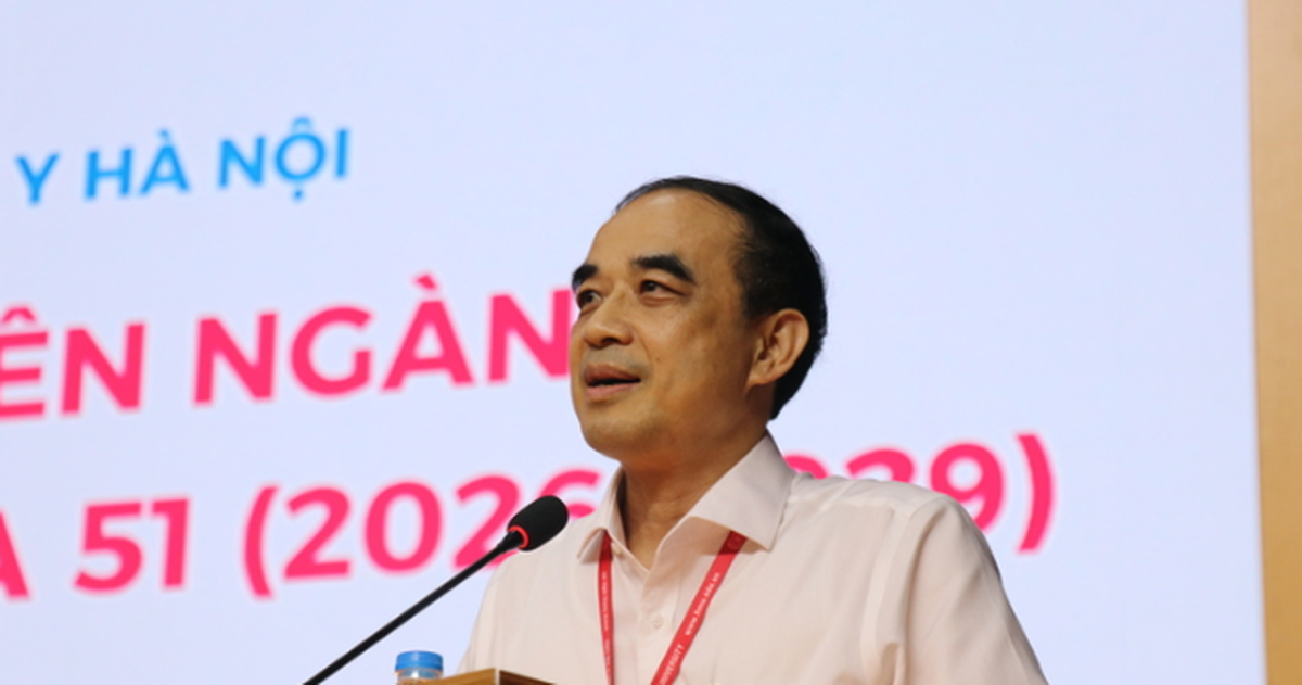 Giáo sư giữ chức Hiệu trưởng trường đại học lâu đời nhất Hà Nội 2 nhiệm kỳ liên tiếp là ai?