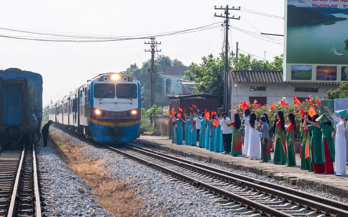 Sáng nay - 30/10, một đoàn tàu đặc biệt vừa khởi hành từ ga Hà Nội
