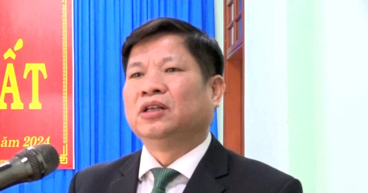 Chiêu "bật đèn xanh" để nhà thầu nâng khống giá trị hợp đồng cây xanh của 3 nguyên Chủ tịch huyện ở Quảng Trị