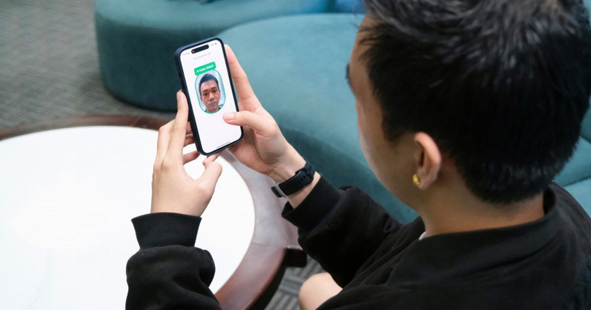 Từ ngày 1/11, 5 chiếc iPhone không thể chuyển khoản trên 10 triệu đồng