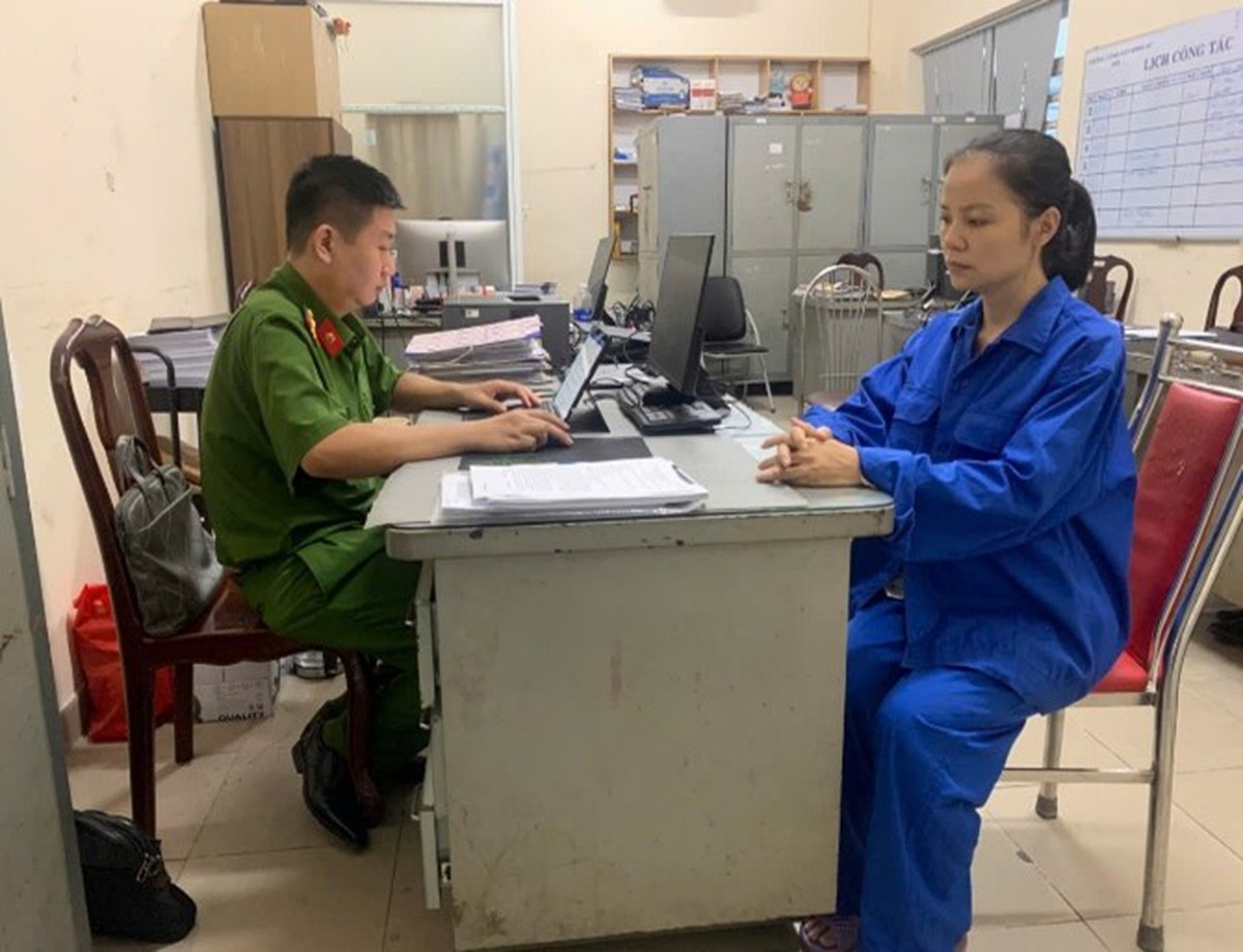 Công an đồng loạt khám xét 3 địa điểm kinh doanh: Khởi tố Đinh Thị Hiền Vy và em ruột