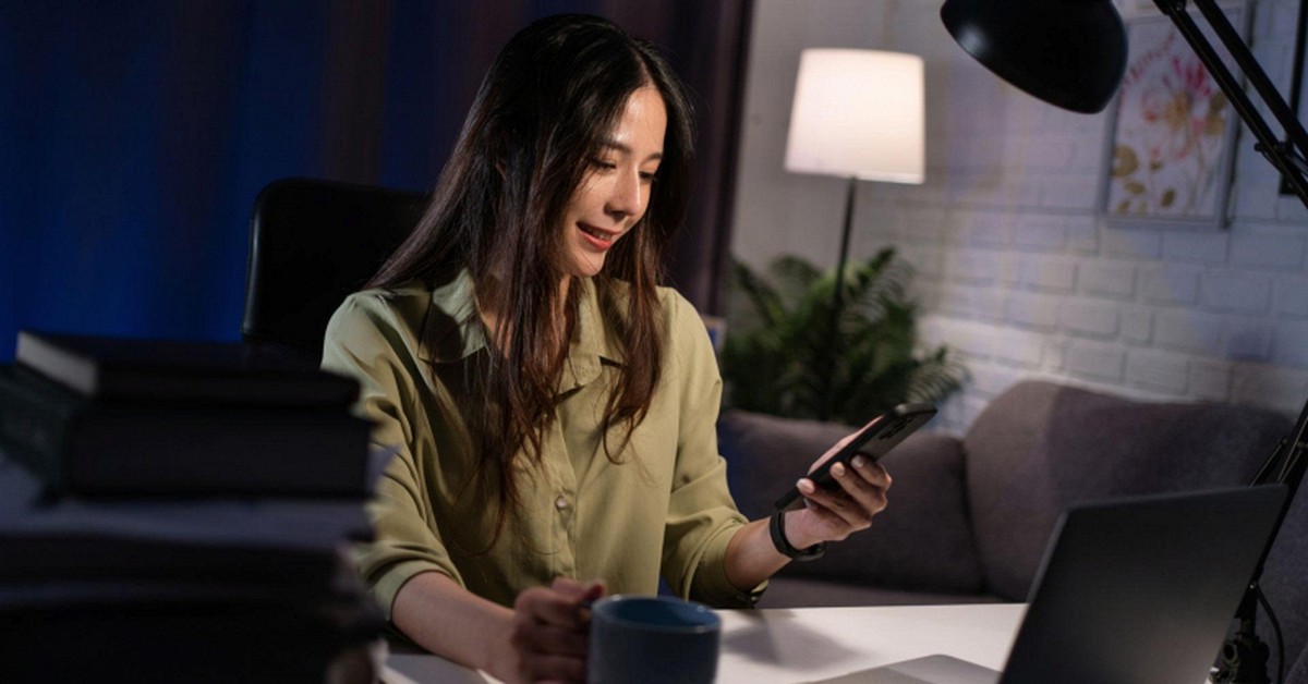 Nhân viên văn phòng 32 tuổi làm việc tại nhà 3 tối mỗi tuần, thu nhập ngoài lương đạt 10 triệu đồng/tháng
