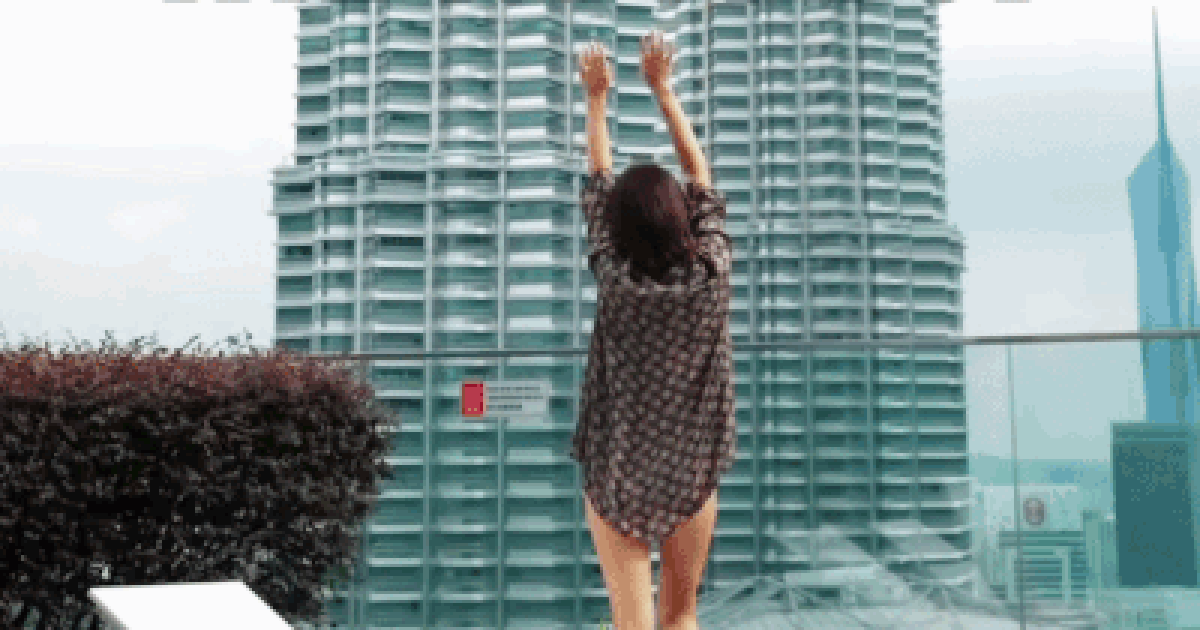 Nữ diễn viên tái hôn với nhân viên bảo bán hiểm lương gần 9 tỷ/năm, gara nhà đậu toàn Porsche - Lamborghini