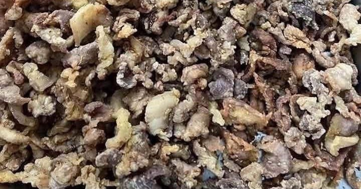 Bất ngờ: 1 người đàn ông xuất hiện ở cả 2 vụ lùm xùm suất ăn bán trú tóp mỡ và 300 tấn thịt lợn bẩn ở Hà Nội cách đây 6 tháng