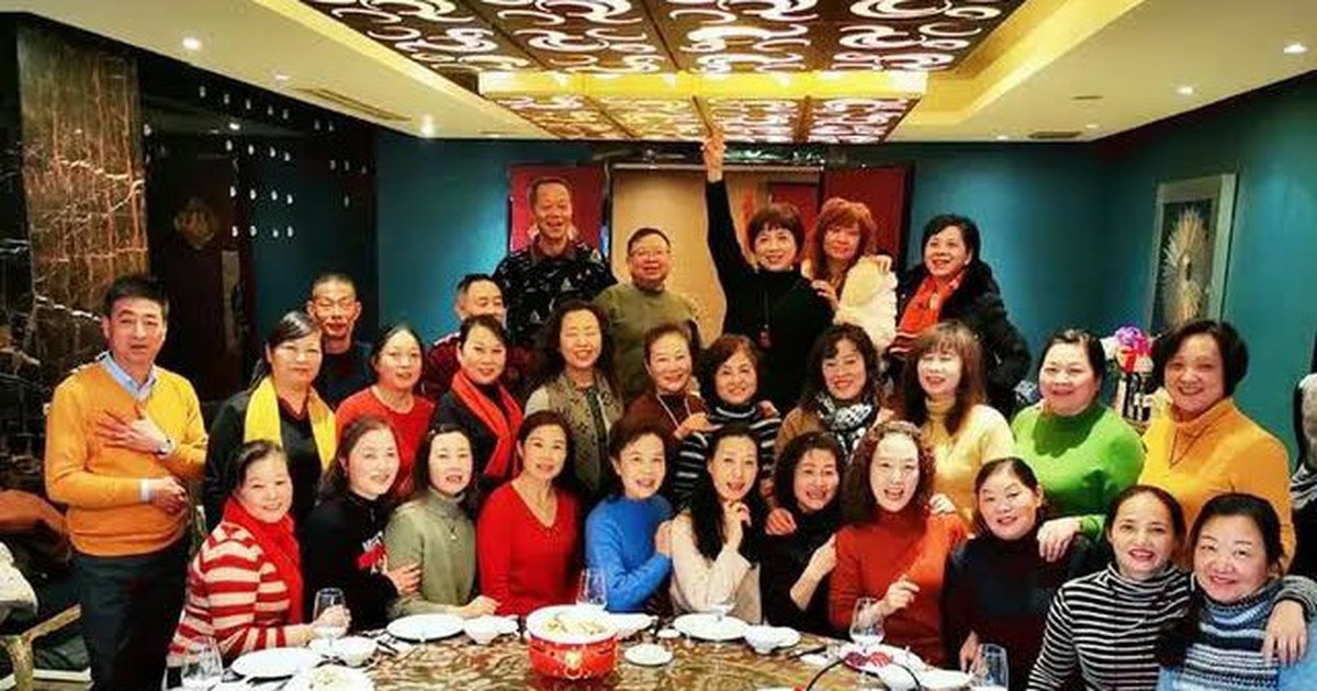 Háo hức đi họp lớp sau 20 năm, chỉ 10 phút sau tôi phải bỏ về vì 1 câu nói của lớp trưởng, thề không bao giờ đi họp lớp nữa