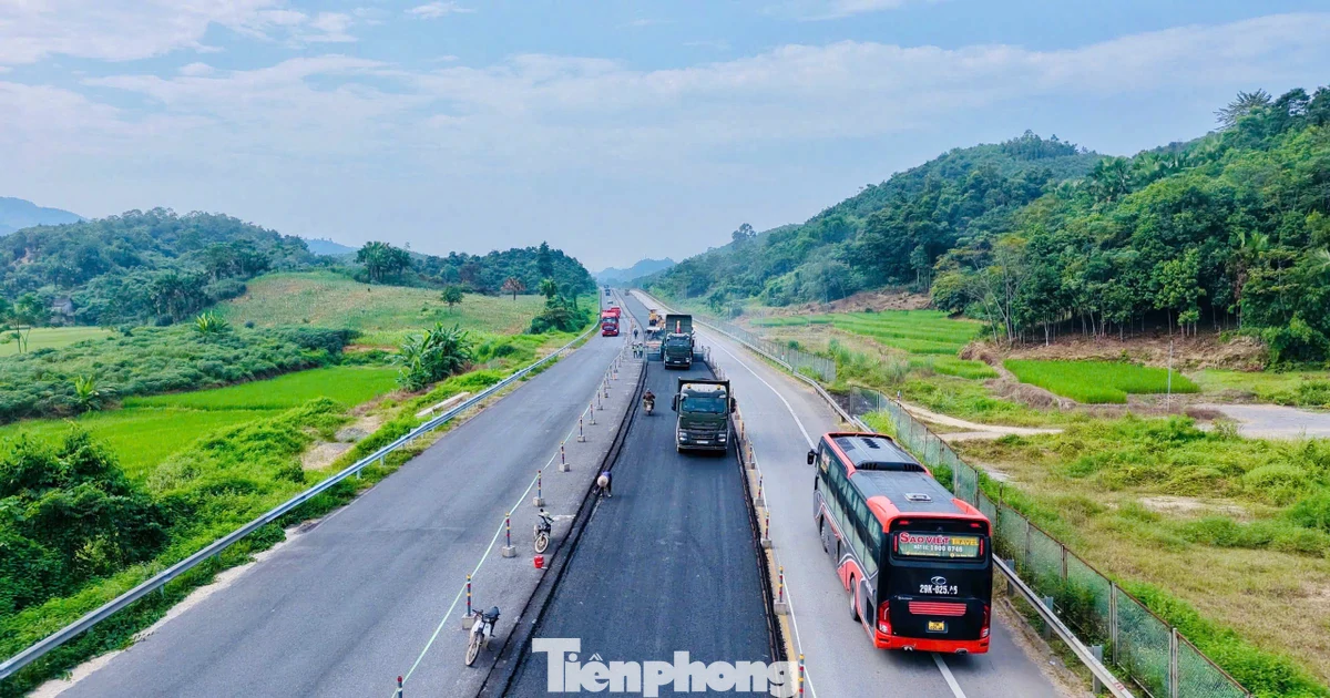 Gần 3.000 người dồn sức thi công trên đại công trường cao tốc Nội Bài - Lào Cai