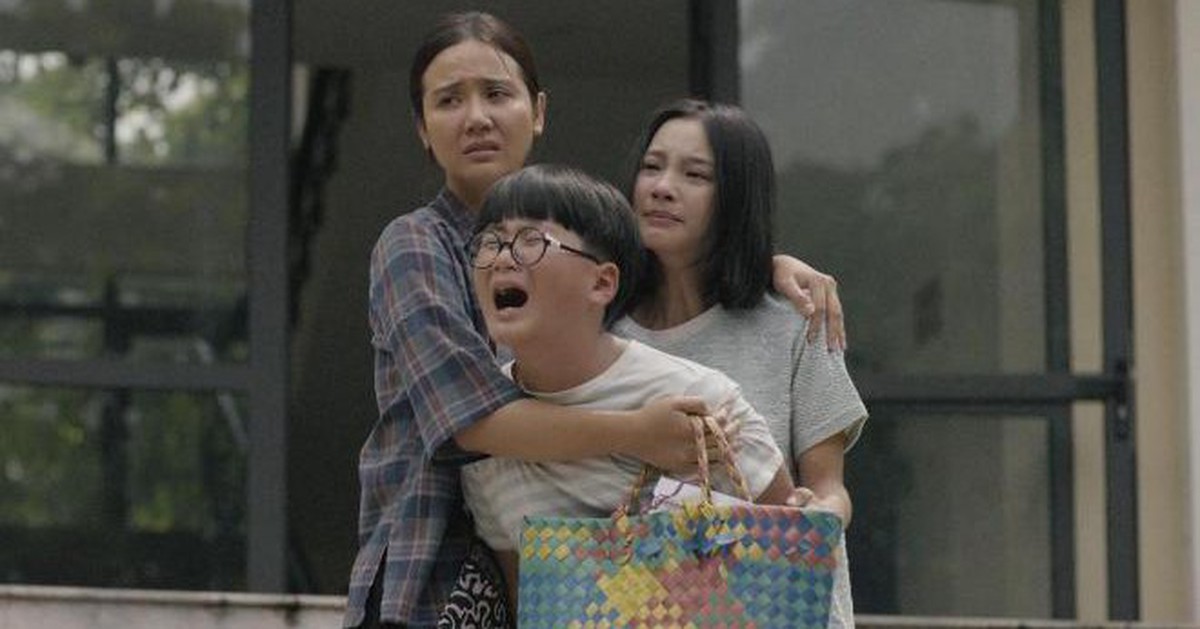 Huyền Lizzie bán rau nuôi 2 con trên màn ảnh