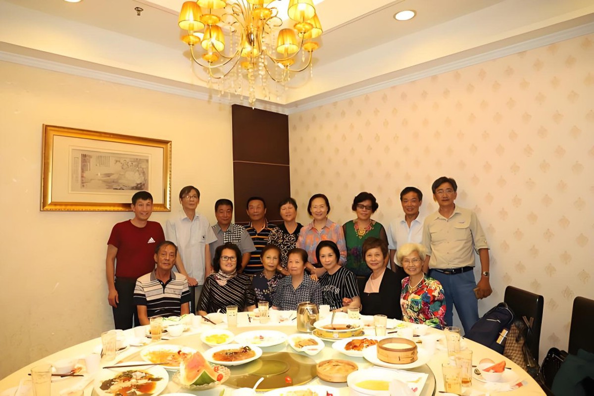 Đi họp lớp được hỏi lương hưu, tôi phát hiện người nhận lương 30 triệu đồng luôn buồn bã, người hơn 10 triệu lại hài lòng