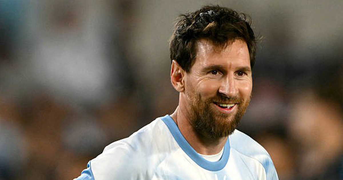 Phút thứ 10 khiến Messi ngơ ngác