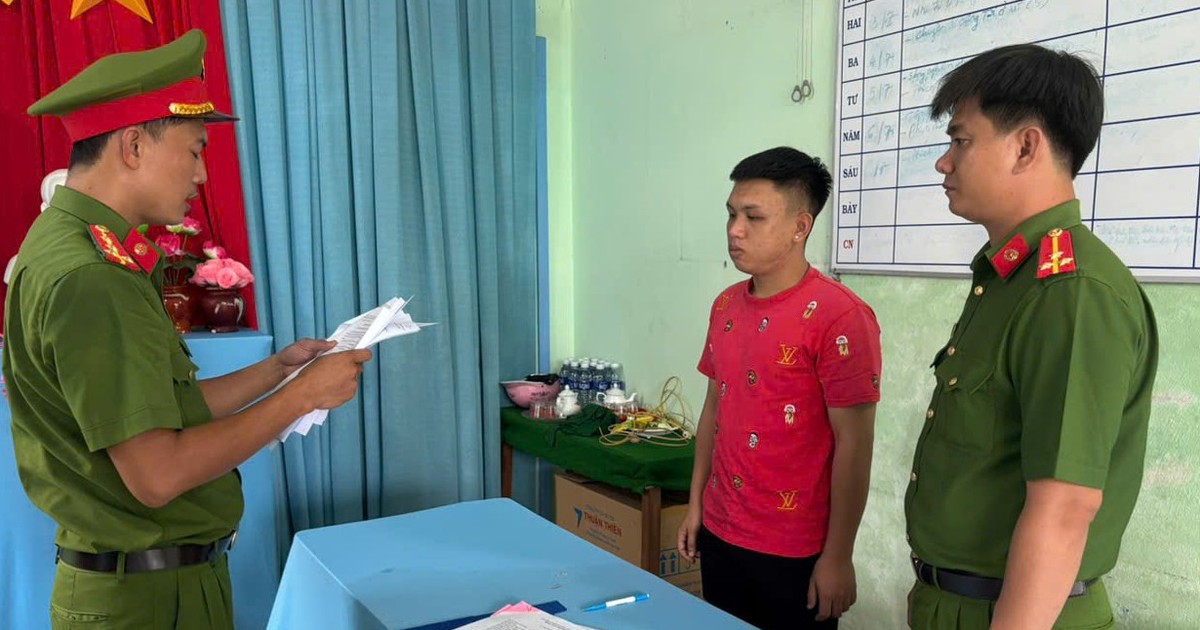 Công an kiểm tra lúc 7 giờ 30 phút: Bắt 2 nam thanh niên cùng SN 2005