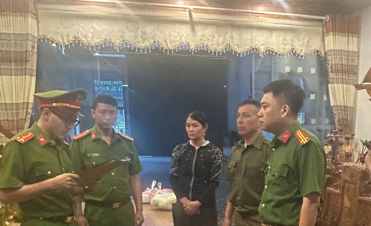 Bắt, khám xét nhà TikToker Thảo Ràn Ri