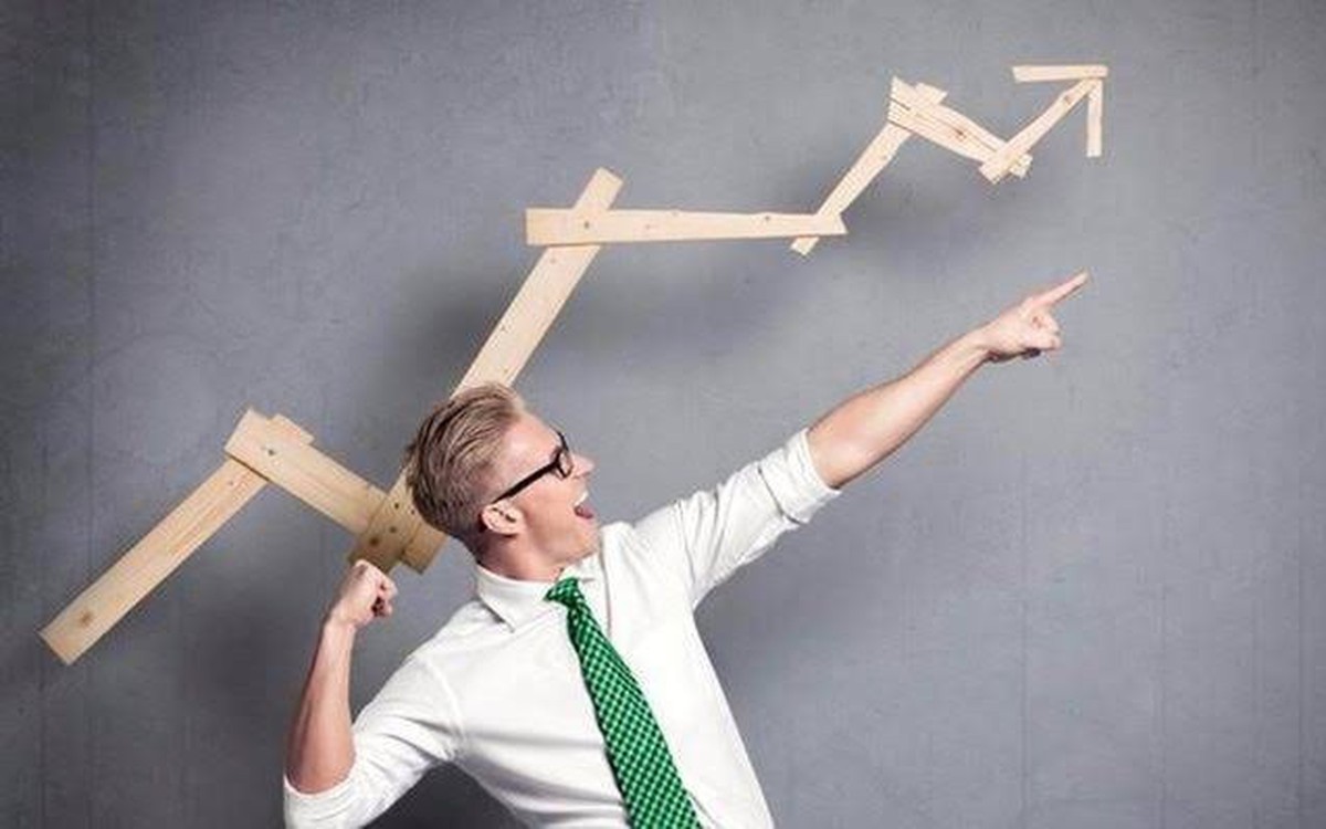 Một cổ phiếu bốc đầu kịch trần trước ngày "phát" 900 tỷ đồng cho cổ đông