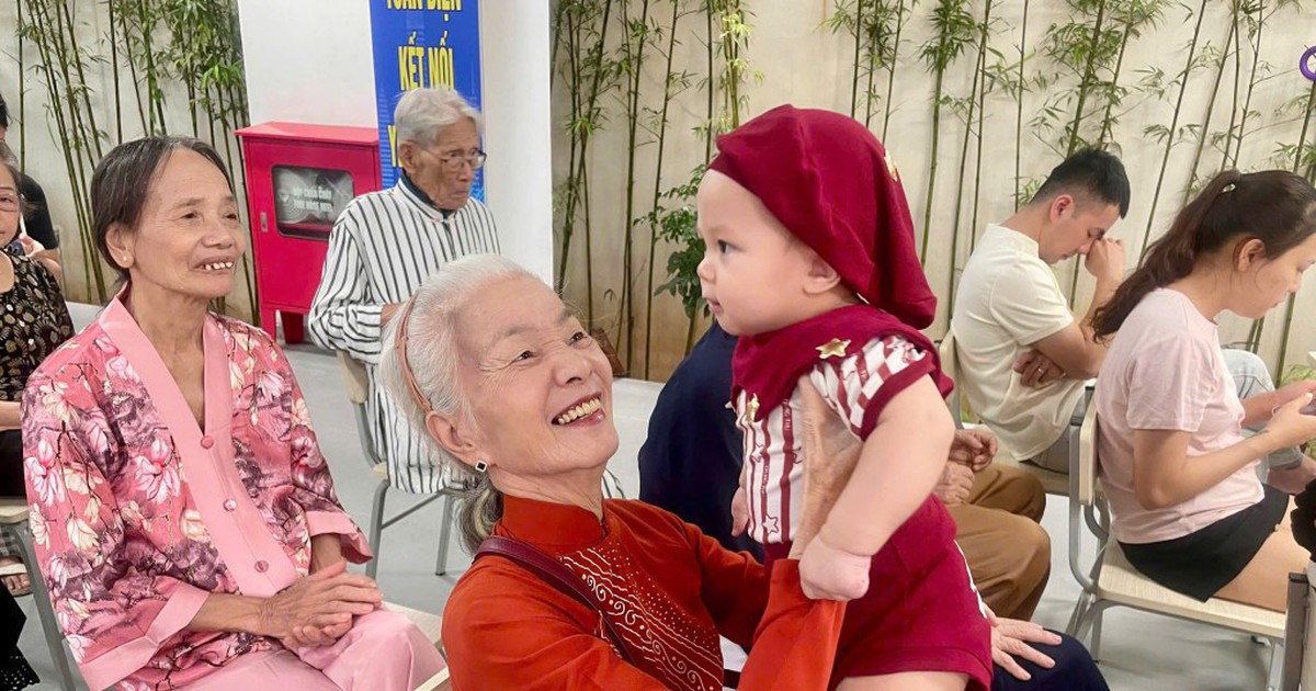 Dưỡng lão bán trú "sáng đi, chiều về": Nơi thu 100.000 đồng/ngày, nhiều điểm ở Hà Nội đang "cháy chỗ"