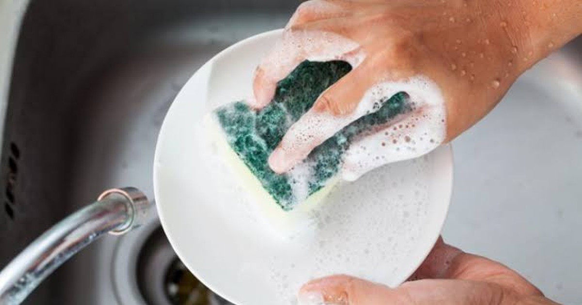 Lời khuyên cho những gia đình đang dùng miếng bọt biển rửa bát