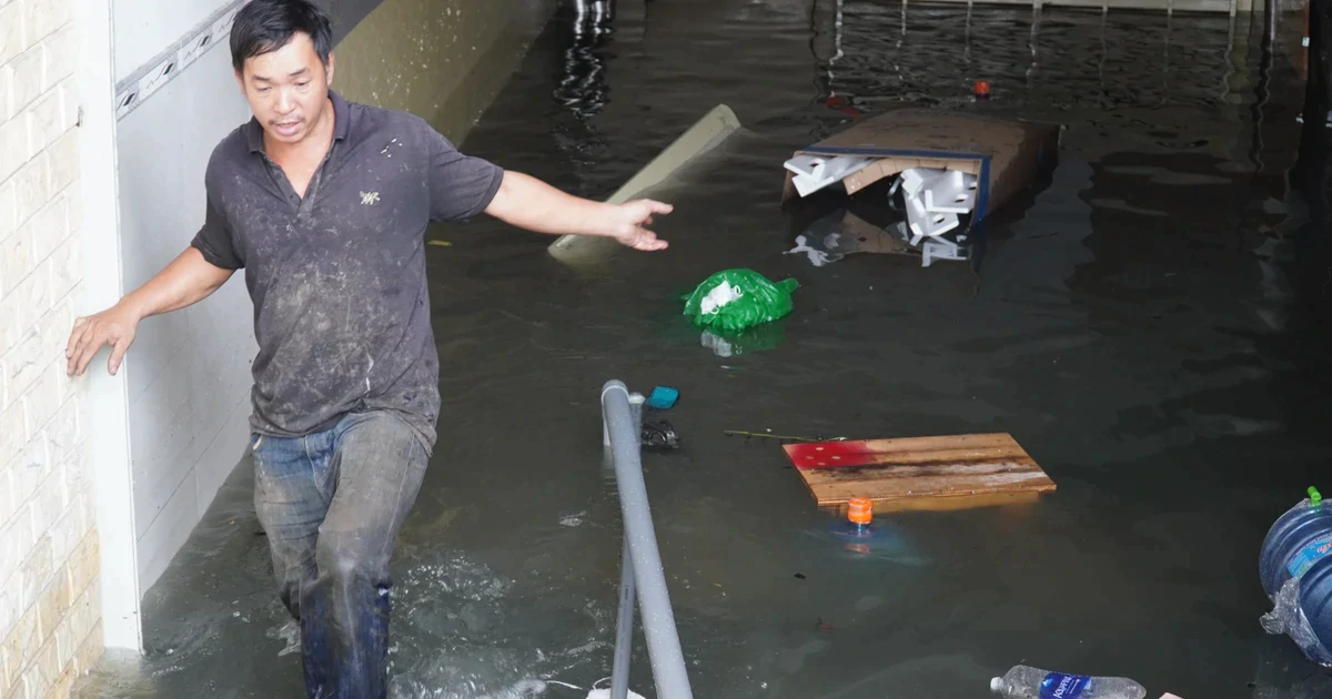 Hầm khu biệt thự ở TPHCM ngập sâu: "Ai ngờ nước dữ dằn đến thế"
