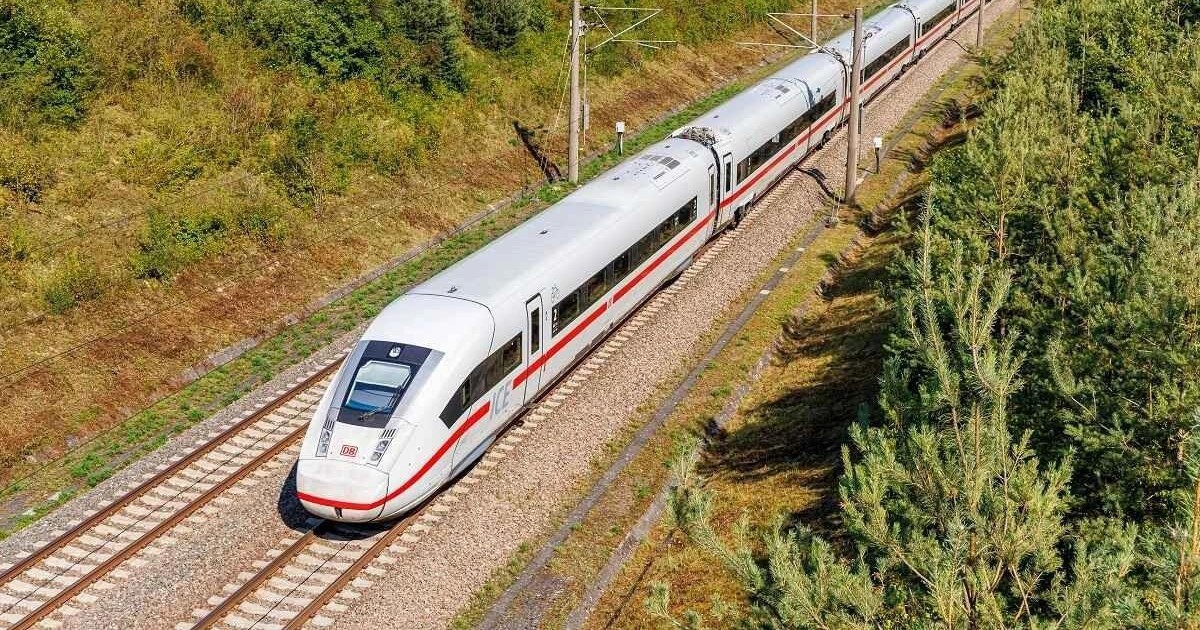 Diễn biến mới nhất về siêu dự án đường sắt tốc độ cao 350km/h đi qua 15 tỉnh thành, vốn đầu tư 67 tỷ USD