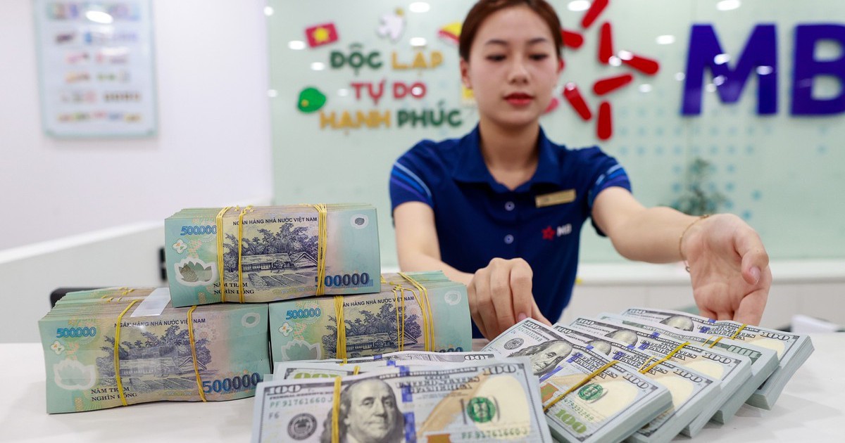 Lãi suất ngân hàng 8/10 tại Agribank, Vietcombank, BIDV, VietinBank, VPBank, MB, Techcombank, Sacombank, HDBank,...