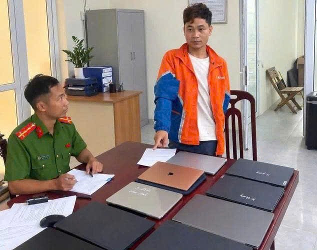Kiểm tra hành chính lúc giữa trưa, công an bắt giữ Nguyễn Tiến Dũng SN 1994