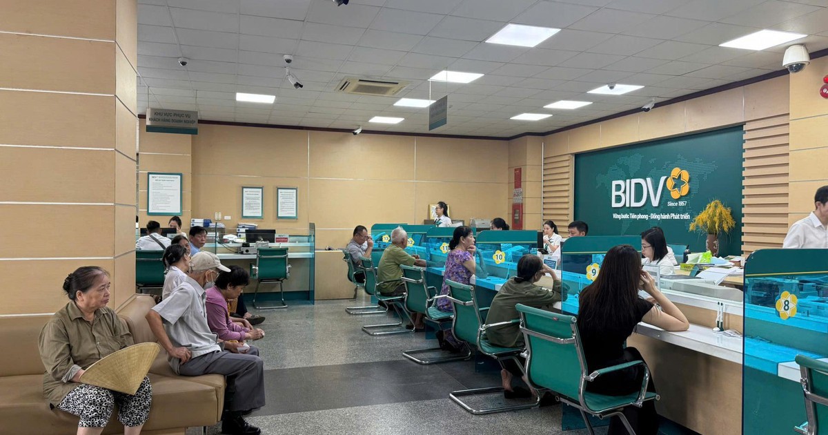 Lãi suất ngân hàng 9/10 tại Agribank, Vietcombank, BIDV, VietinBank, VPBank, MB, Techcombank, Sacombank, HDBank,...