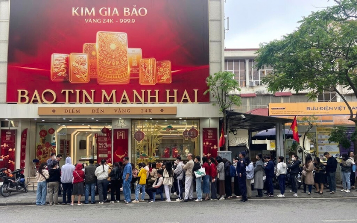 Người mua vàng ngày vía Thần Tài năm ngoái: Đến giờ lãi bao nhiêu?