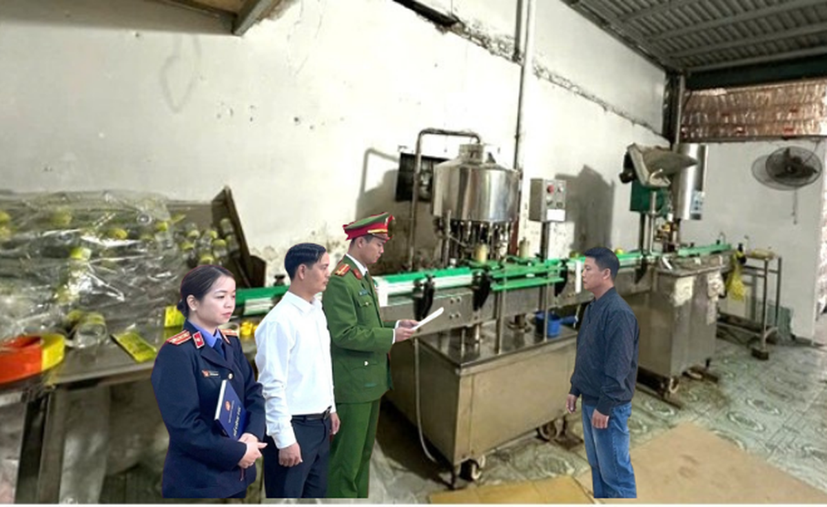 Thi hành lệnh bắt tạm giam chủ xưởng dấm Vũ Văn Dũng sinh năm 1984