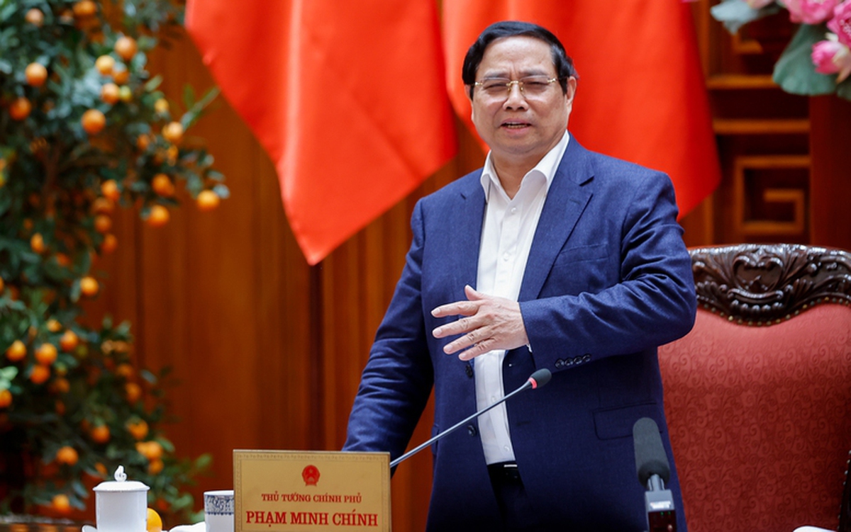 Thủ tướng: Sử dụng ngay Quỹ bình ổn giá xăng dầu; dứt khoát không để thiếu năng lượng trong mọi hoàn cảnh