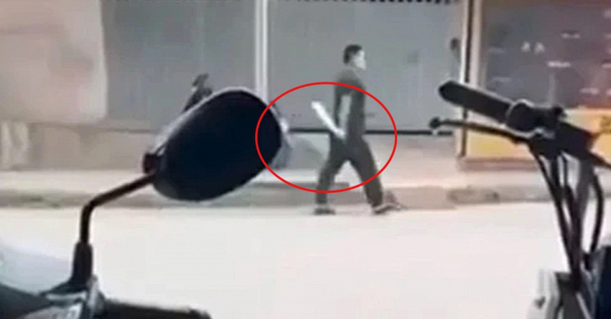 Danh tính đối tượng chém người ở quán cafe rồi cầm hung khí đi "dạo phố", nạn nhân bị thương nặng