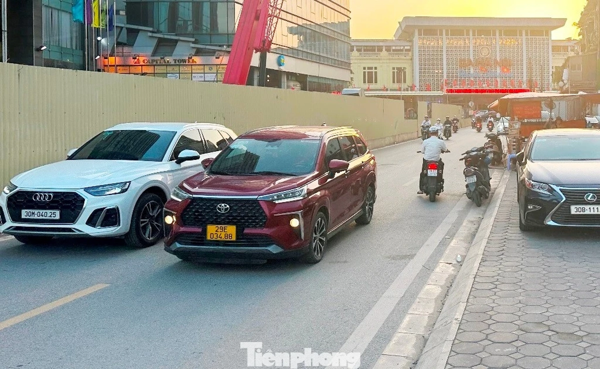 Hà Nội cấm xe đi đường Trần Hưng Đạo để thi công ga ngầm metro