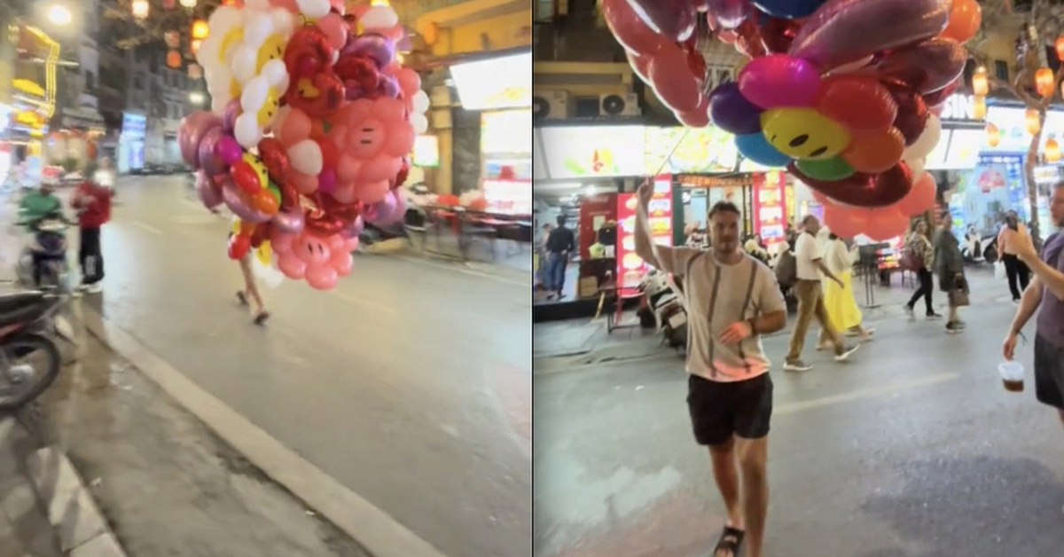 Mua bóng bay giá 1 triệu ở phố cổ Hà Nội, khách Tây bất ngờ chạy nhảy giữa đường đầy khó hiểu
