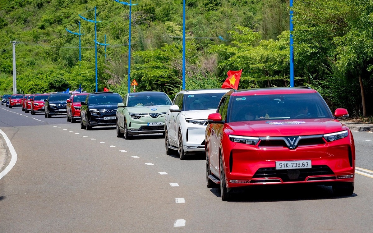 10 ô tô bán chạy nhất tháng 2/2026: Xe điện VinFast áp đảo toàn diện, 1 mẫu xe lần đầu mở bán đã lọt top