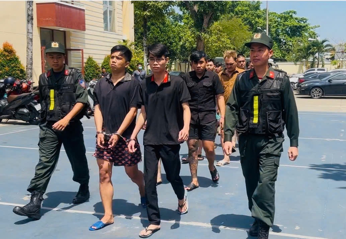 Triệt phá đường dây ma túy tiêu thụ khắp các tỉnh thành, thu giữ gần 1.000 viên thuốc lắc và hơn 17kg "hàng cấm"