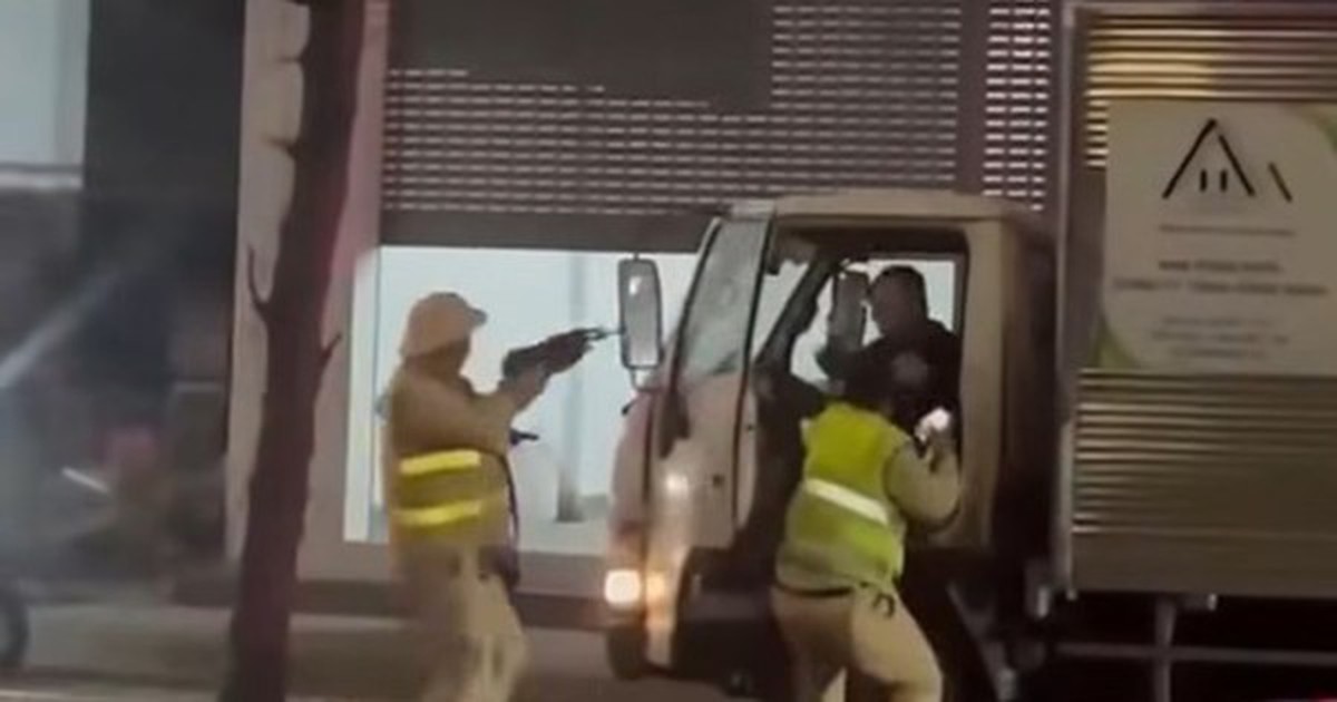 Bắt khẩn cấp tài xế không chấp hành kiểm tra nồng độ cồn, tông xe CSGT rồi bỏ chạy