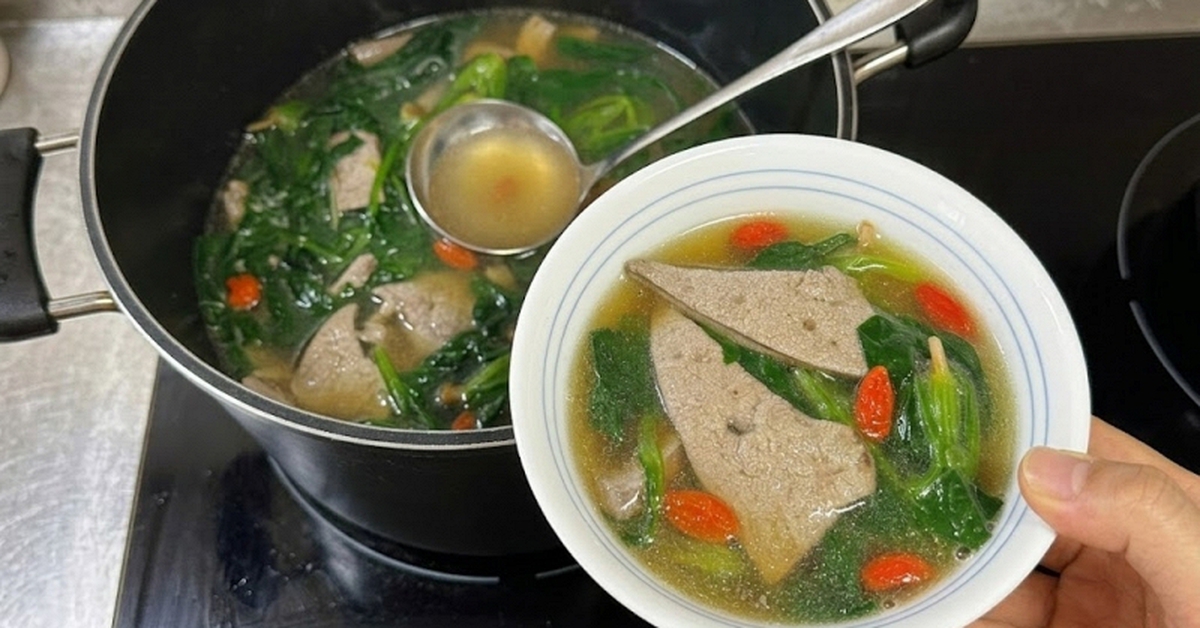 Phụ nữ sau 25 tuổi đừng tiếc công nấu bát canh này: Bổ máu, sáng mắt, da dẻ hồng hào bất ngờ!