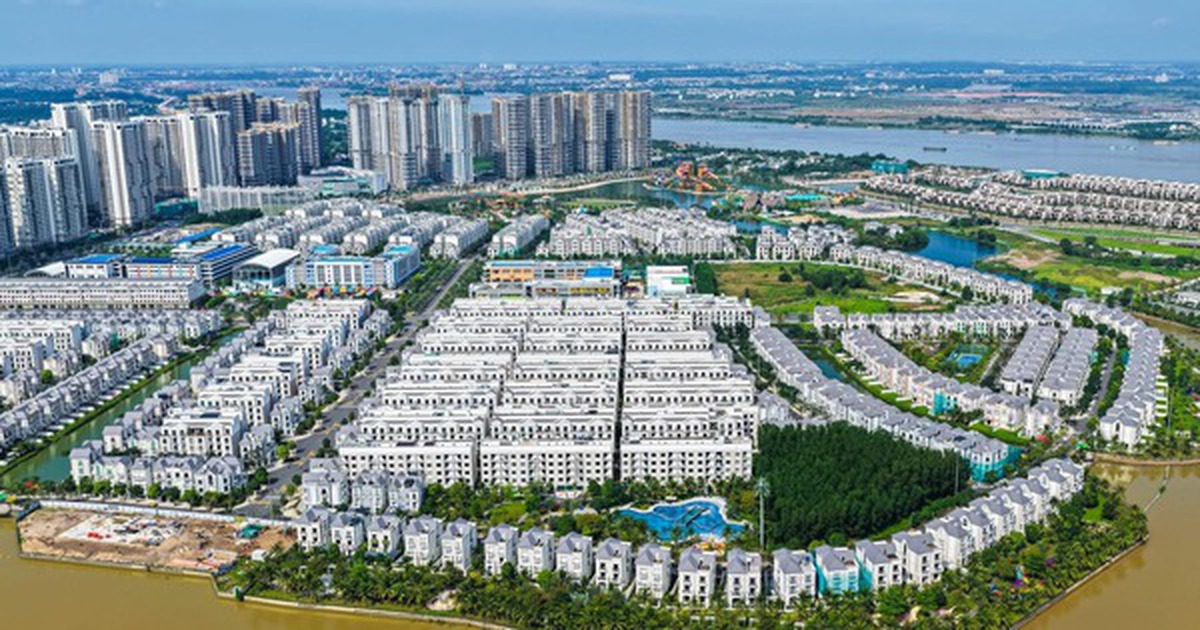 Giá biệt thự, liền kề của thị trường TP.HCM diễn biến "lạ"