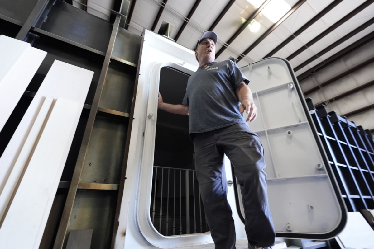 Chiến sự Trung Đông leo thang, doanh nghiệp hầm trú ẩn Mỹ "cháy hàng"