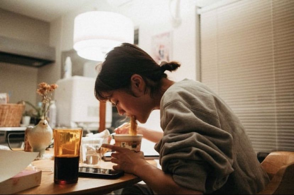 Nghiên cứu trên 400 người tiết lộ khung giờ ăn tối làm tăng gấp đôi nguy cơ béo phì, viêm nhiễm