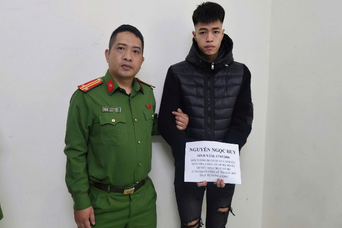 Đối tượng Nguyễn Ngọc Huy SN 2006 ra đầu thú